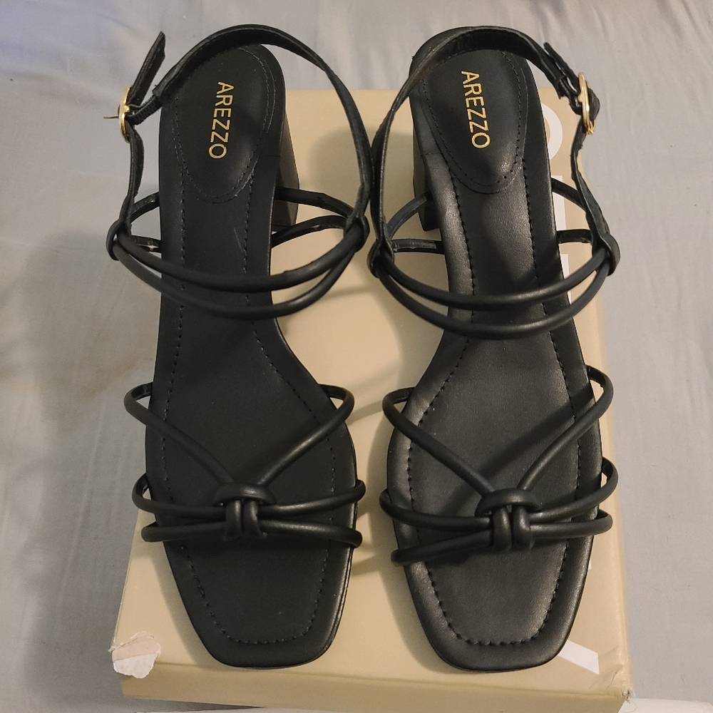 Arezzo block sandals.Made in Brazil